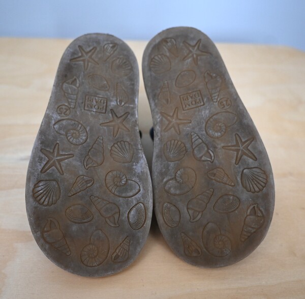 Sandalen, Pom d'Api, 25