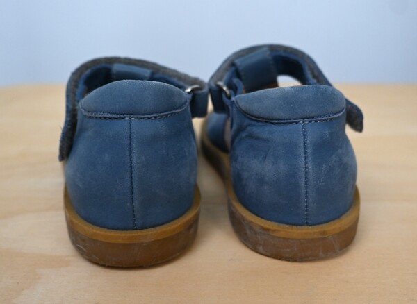 Sandalen, Pom d'Api, 25