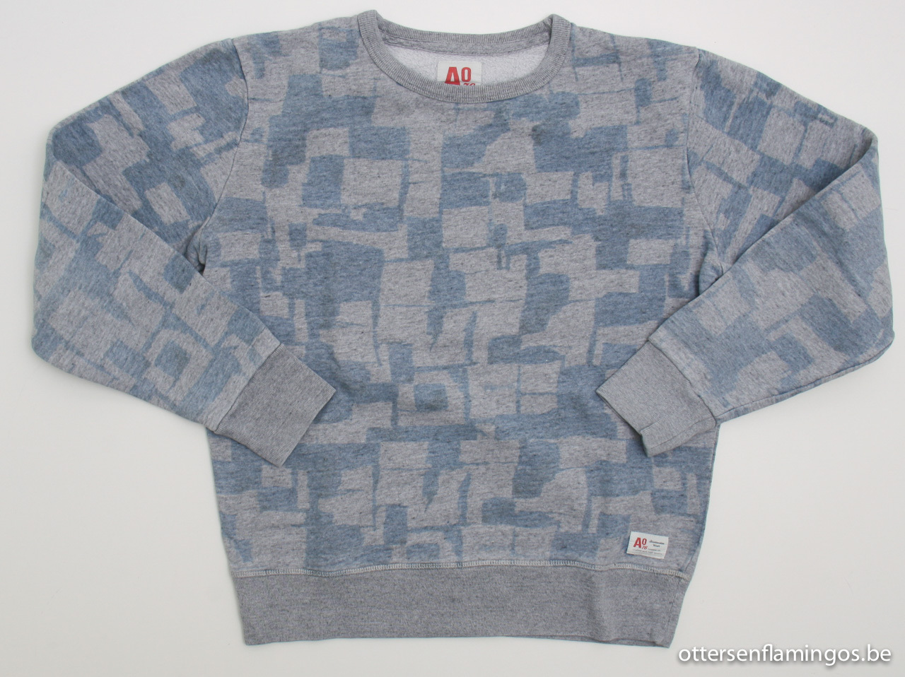 grijs blauwe sweater, AO, 16