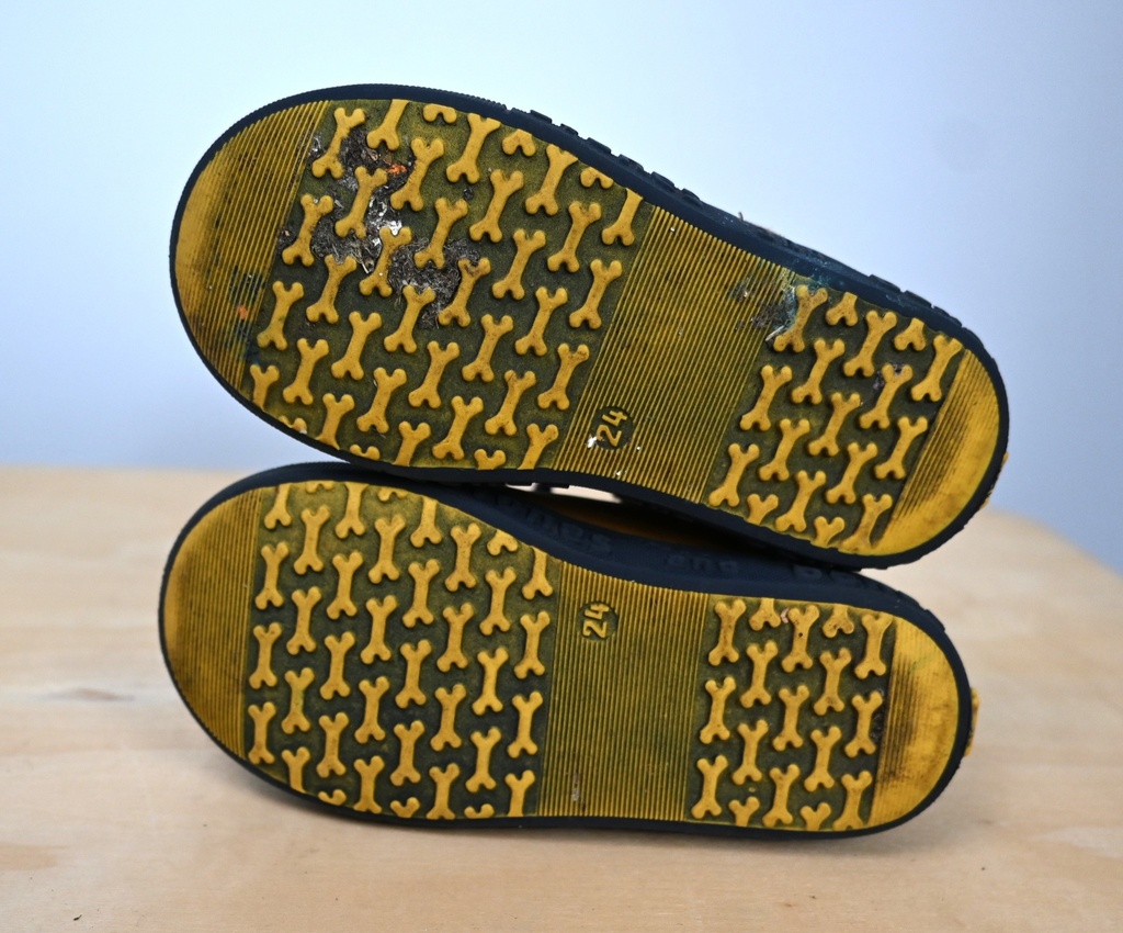 Sneakers, Stones and bones, 24 - Extra 1