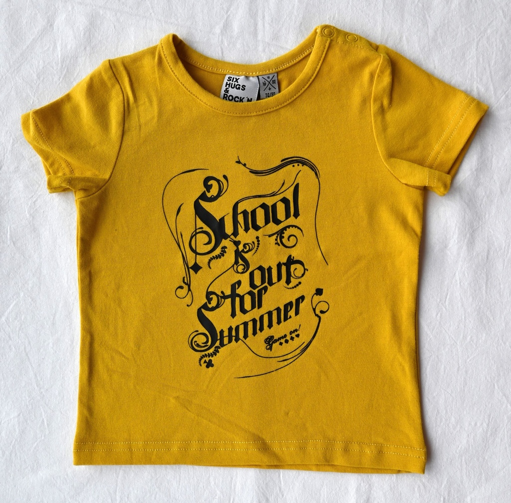 [SRE098] T-shirt, Six Hugs & Rock'n Roll, 9/12 maanden