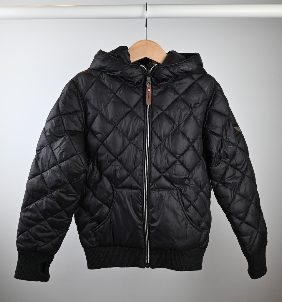 [SDE093] Jas, Finger in the Nose, 6/7 jaar