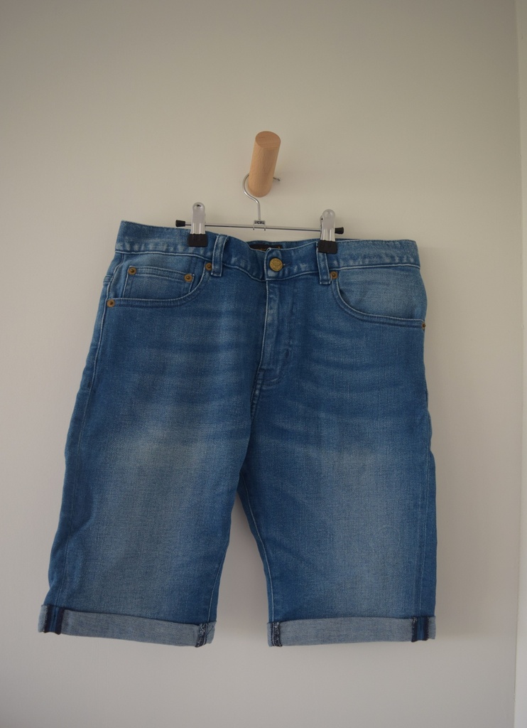 [NTU036] Jeansshort, Finger in the Nose, 14/15 jaar