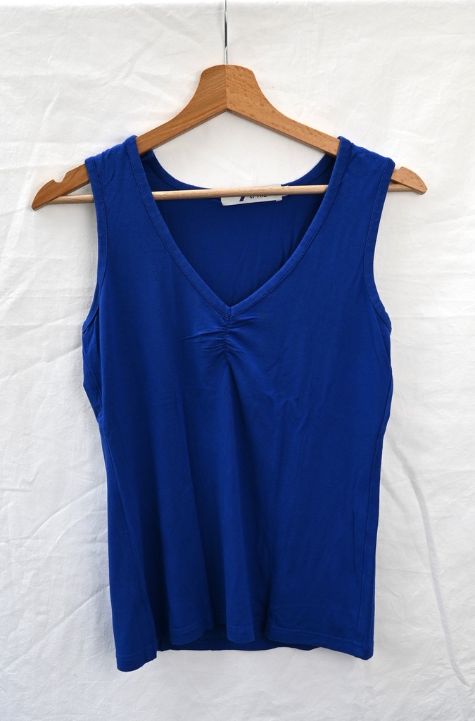 Top, 7 April, maat M