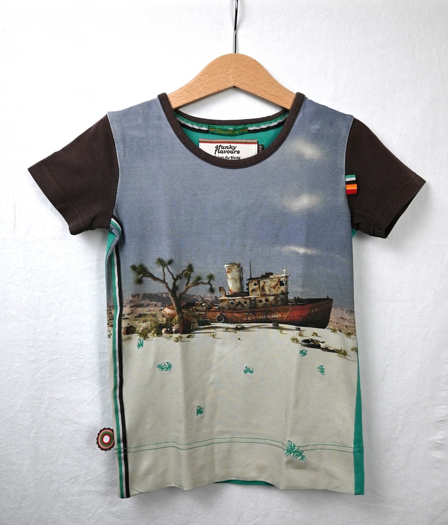 [KVB031] T-shirt, 4 funky flavours, 5/6 jaar