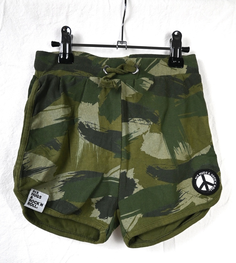 [IDE025] Short, Six hugs & Rock'n Roll, 6 jaar