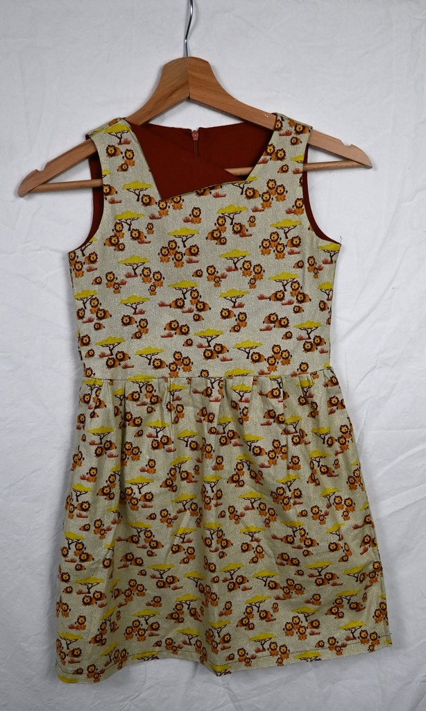 Zomerjurk, handgemaakt, 8/9 jaar