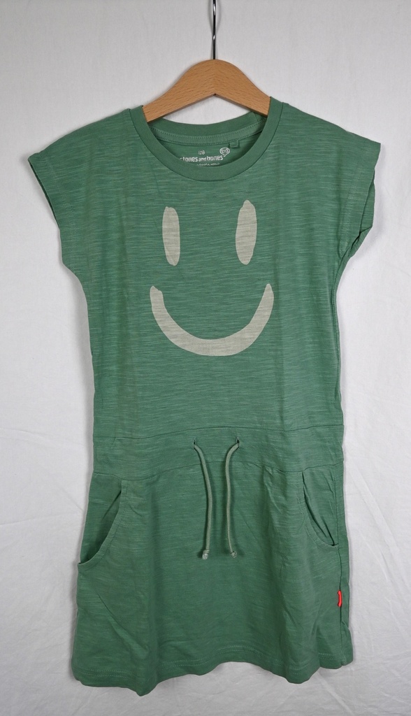 Jurk, Stones and Bones, 8 jaar