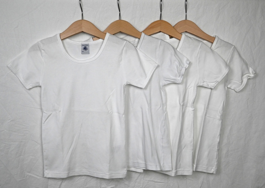 Set van 4 witte onderhemdjes, Petit Bateau, 8 jaar