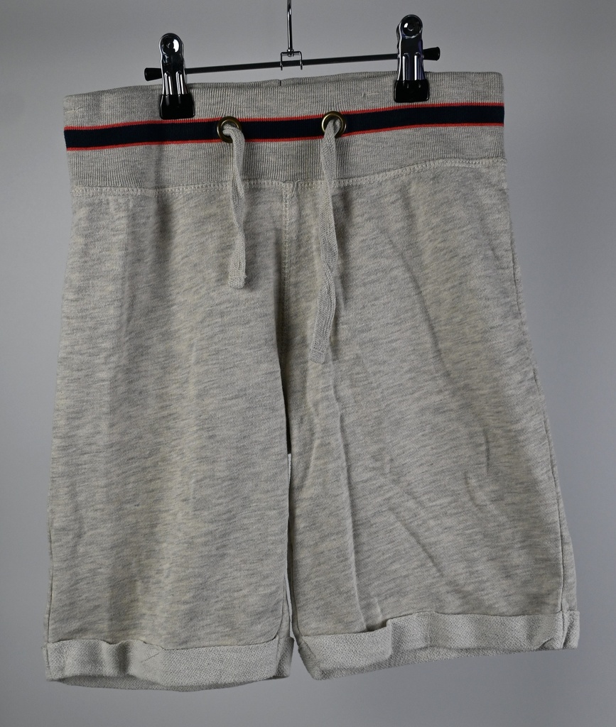 Short, AO76, 10 jaar