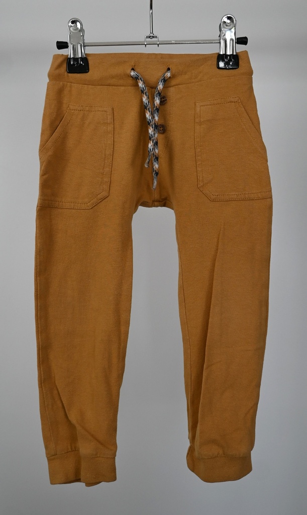 [PASM132] Broek, Noppies, 12/18 maanden